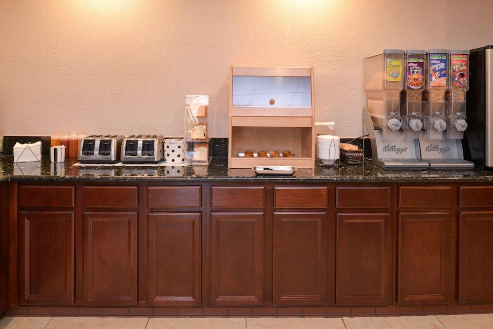 Ramada By Wyndham Grand Junction Otel Dış mekan fotoğraf